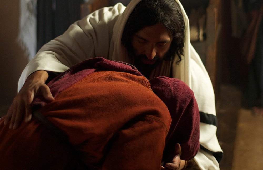 Jesus cura mulher aleijada