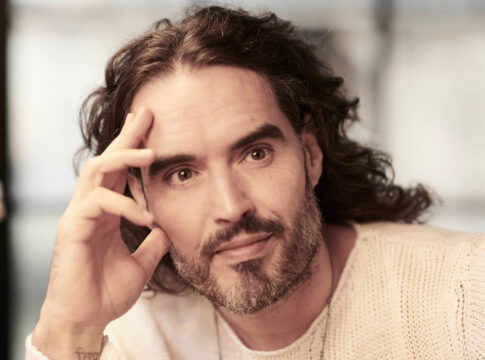 Russell Brand fala sobre fé